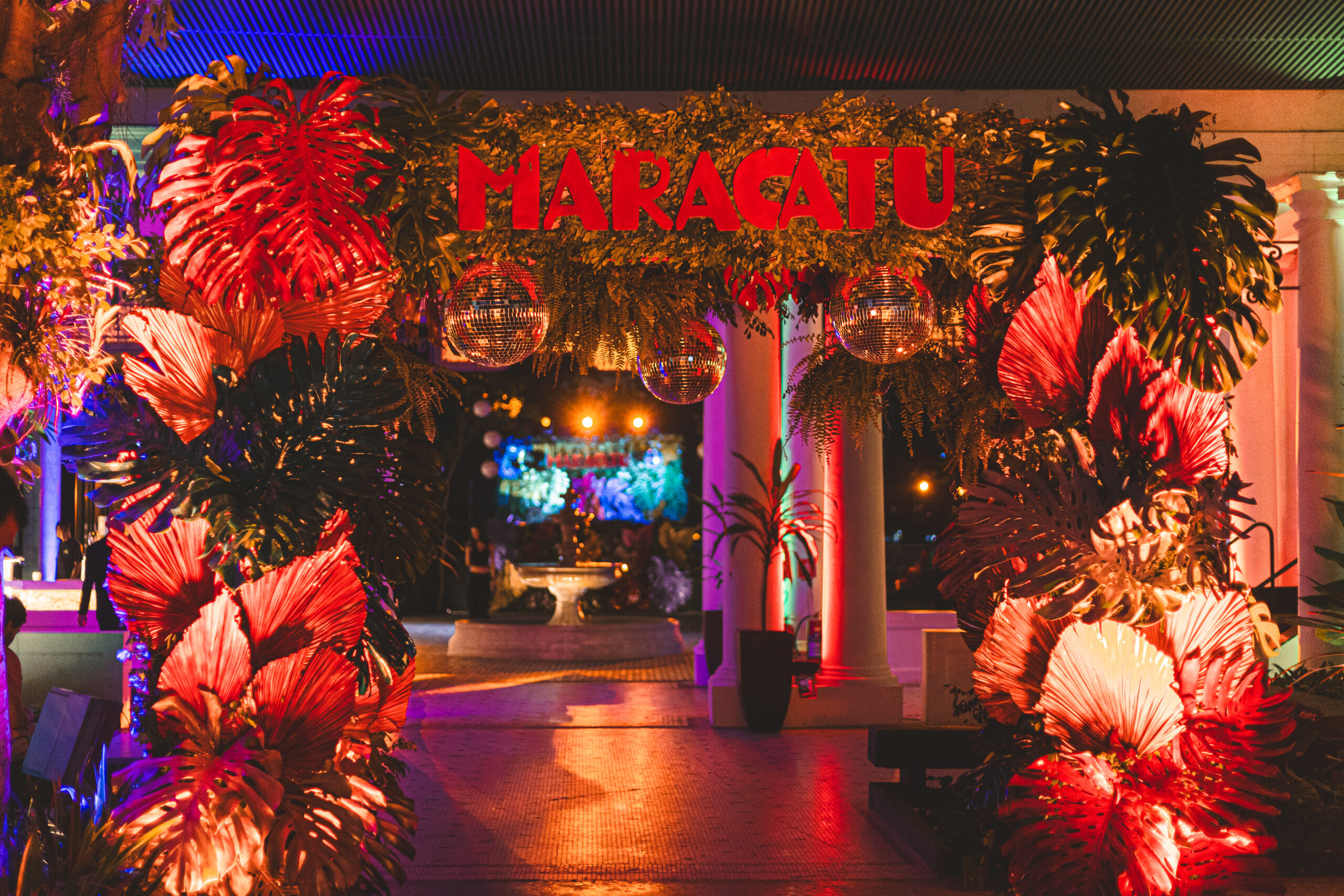 Registro visual do universo All Day I Dream